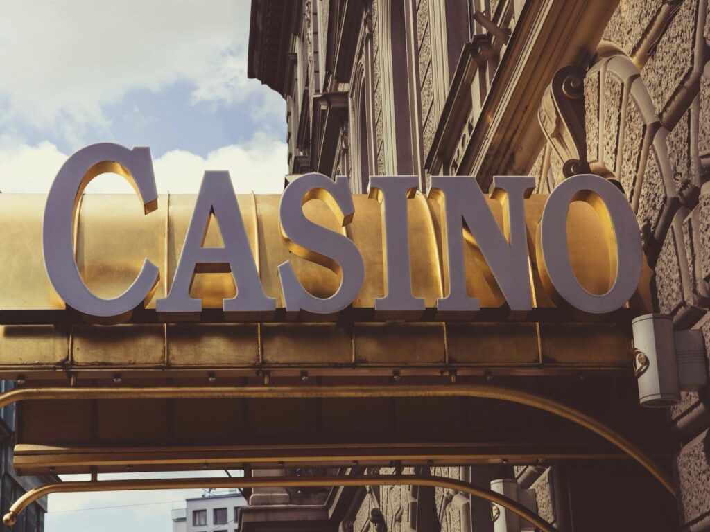 From The Last Casino to Mobile Screens: How Canadian Gambling Stories Have Changed